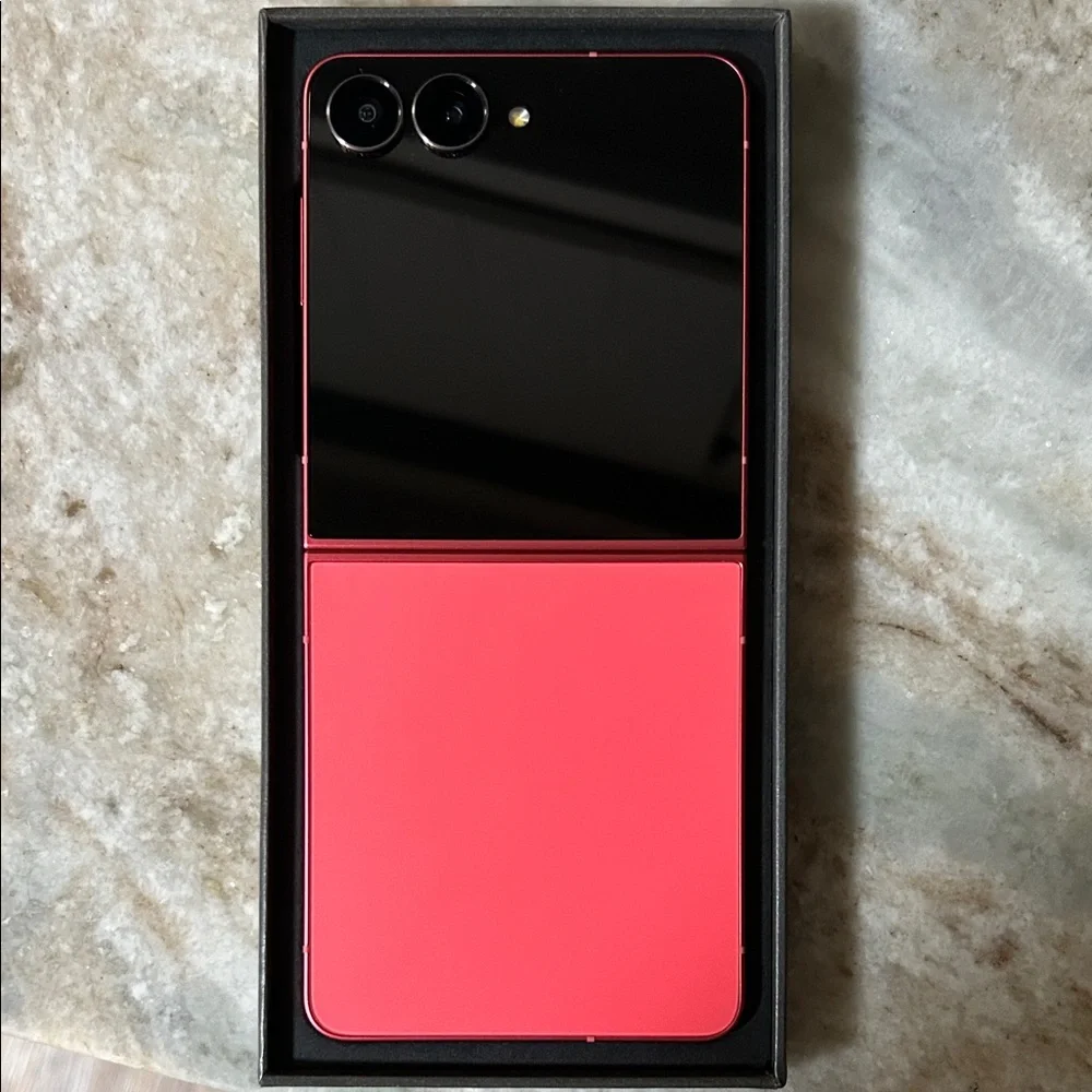 UNLOCKED Pink Galaxy Z Flip 7